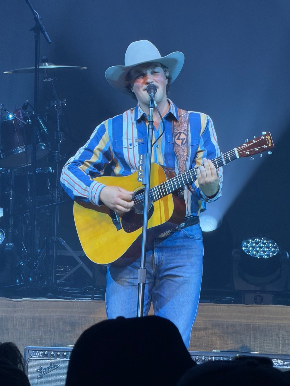 Zach Top performing with an acoustic guitar